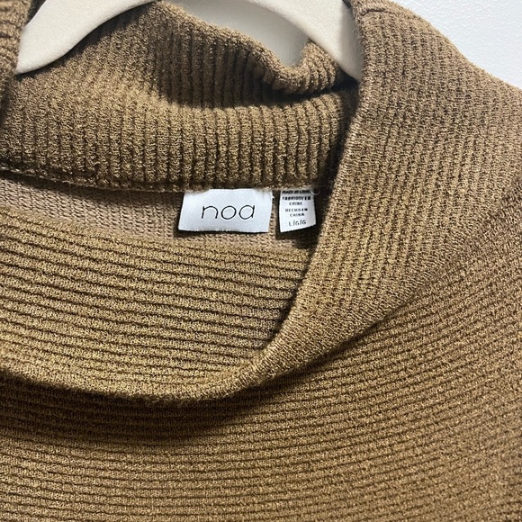 Noa Oversized Ribbed Sweater - Picture 2 of 4